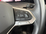 &ldquo;IDAボイスアシスタント&rdquo;を装備。運転中も音声入力で安全に車両機能を操作できます。