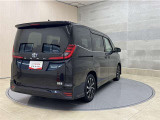「中古車ハイブリッド保証」付き。ハイブリット機構を無償で保証します。保証期間は初度登録年月から10年目まで、または3年間の長い方。但し累計走行距離が20万km以内。