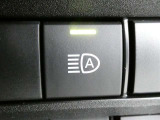 【オートマチックハイビームヘッドライト】ハイビーム走行時に対向車や前走車をカメラで認識して自動的にロービームにする機能が装備されています。※道路環境などによっては作動しない場合があります。