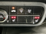 運転席/助手席シートヒーターで寒い日もすぐに温かくなり快適に過ごせます。2段階の温度調整が可能です