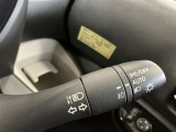 オートライト付きです。トンネル等の車外の明るさに応じて自動でライトを点灯・消灯します。