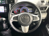 インテリアに合わせたデザインのステアリングは、運転される方のことも考え、運転しやすい形状、大きさです。是非一度、実際に触ってお確かめください。