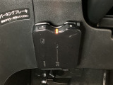 ハンドルの左下にETCがついています。高速道路の料金所の通過も楽々です!。 カードの取り出しもしやすい場所についています。