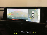 【パノラミックビュー&バックビュー】駐車時の安全確認をする為に車両上方からの映像と後方カメラからのを同時に表示しバックガイドも付いているのでバックの苦手な方でも安心して運転出来ますよ。