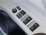 電動格納&ミラー角度調整機能付きです。