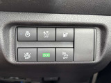 運転席周りの操作スイッチ類です!【ステアリングヒーター】【即充電スイッチ】【充電ポートリッドオープナースイッチ】【エマ―ジェンシーブレーキ】【ECOモード】【車両接近通報装置】等&hellip;
