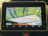 【バックカメラ】駐車時に後方がリアルタイム映像で確認できます。大型商業施設や立体駐車場での駐車時や、夜間のバック時に大活躍!運転スキルに関わらず、今や必須となった装備のひとつです!