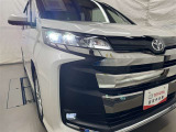 LEDヘッドライトです。デザイン性がよくとても明るいので、夜間の走行や悪天候でも安心です。しかも長寿命!