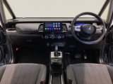【前方視界】開放的な前方視界!運転がしやすく疲れにくいです♪窓が大きく、見通しがとっても良いおクルマですよ♪