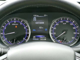 メーター中央に、様々な車両情報を表示してくれる、ディスプレイがついています。