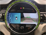 【バックモニター】&rdquo;R&rdquo;レンジにシフトチェンジして頂くとバックカメラとセンサーが起動し駐停車時の運転をサポートします。