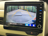 【バックカメラ】駐車時に後方がリアルタイム映像で確認できます。大型商業施設や立体駐車場での駐車時や、夜間のバック時に大活躍!運転スキルに関わらず、今や必須となった装備のひとつです!
