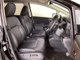 Hondaセンシング搭載ミリ波レーダーと単眼カメラで、クルマの前方の状況を認識。ブレーキやステアリングの制御技術と協調し、安心・快適な運転や事故回避を支援する先のシステムです