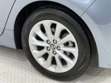 タイヤサイズは205/55R16!純正アルミホイール!残り溝は6ミリ程度です!