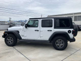 Jeep通はモデルコードで呼びます。Jeepには名前を変えずに進化してきたモデルはいくつもあります。その為、モデルはモデルコードによって呼び分けられています。