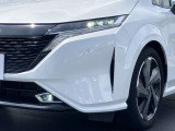 LEDヘッドライト&フォグランプ、ハロゲンランプと比べると白く自然に近い明るさで、ライトの照射角も調整できるため、視認性が高くなります。