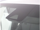 バックカメラが付いているので後方確認が非常にしやすいです。今や運転初心者も熟練者も必須装備!ついていて損はないですね♪