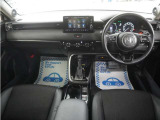 とても握りやすいステアリング!運転手の気持ちがそのまま伝わるかのような反応をしてくれます!小物入れや各ボタンの配置にこだわり、とても使いやすいです !視認性も良好なのでロングドライブもお任せ下さい!