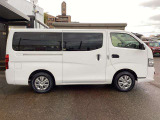ご成約のおクルマ全て、エンジンオイルを交換してご納車させていただきます!また、点検時に消耗品の状態確認も行い必要に応じて新品交換させていただきます!