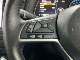 【ステアリングスイッチ】運転中に前方から目線をそらすことなくオーディオ等の操作が可能な便利機能!安心&快適なドライブを演出してくれます。