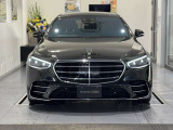 納車前整備は、メルセデスベンツ国際認定メカニックによる最新の検査ライン等の施設が充実した当社工場で入念に行います。メルセデス・ベンツの定める厳しい基準をクリアしたお車のみをご案内させて頂きます。