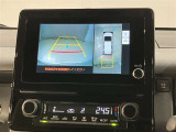 いまや必須装備「ナビゲーション」搭載!知らない場所にスイスイッとドライブ。もう、これなしではハンドルを握れませんね!でも運転中の操作は危険ですのでご注意ですね☆