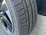 タイヤは全数同じような残溝の状態です。
