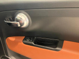 シンプルな運転席ドアスイッチ類