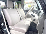 運転席シート廻りは使用感も少なく、良好な状態となっています。前オーナー様が丁寧に使っていたことがよくわかりますね。