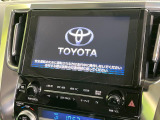 【純正9型ナビ】人気の純正ナビを装備しております。ナビの使いやすさはもちろん、オーディオ機能も充実!キャンプや旅行はもちろん、通勤や買い物など普段のドライブも楽しくなるはず♪