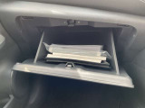 車検証をいれても余裕がある大容量のグローブボックス!色々なものを閉まっておけます。