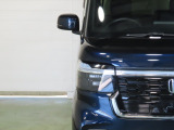 LEDヘッドライトは、点灯の瞬間から光量を発揮し、突然暗くなるトンネルなどでの安定感を高めます。