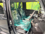 運転席シート廻りは使用感も少なく、良好な状態となっています。前オーナー様が丁寧に使っていたことがよくわかりますね。