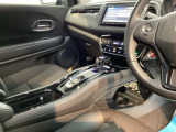 運転席周辺のスマートなレイアウトが、操作のしやすさを実現。快適なドライブをサポートします。