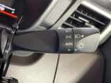 【オートライト(AUTO)】外の明るさをシステムが感知して、自動でヘッドライトが点灯します!ヘッドライトをつけ忘れを防ぐ便利機能です。