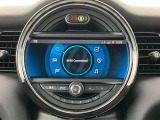 MINI Cardご用意しております。充実のポイントプログラムや多様なサービスの他にカード契約期間中はMINI エマージェンシー・サービスが24時間365日ご利用いただけます。