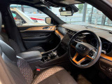 見晴らしの良い運転席で、室内空間も広くなっております。