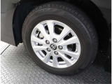 かっこいいホイールですね。 車のイメージを大きく左右するホイール部分はコダワリを持ちたいですね。