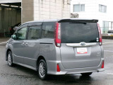 明るく広々、落ち着いた店内では、中古車のご検討・ご購入のほか、携帯電話(au)の購入等、様々なご相談に幅広く応えていきます♪