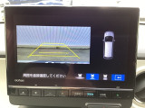 カラービジョンとガイドラインで見やすいバックモニターと障害物センサーで車庫入れも楽ちんです♪