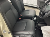 この度は、当店のお車をご覧いただきまして誠にありがとうございます。当店では全国販売・納車も行っております。県によって陸送費用は異なりますのでお気軽にお問い合わせください。