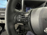 【ステアリングスイッチ】運転中に視線を前に向けたまま画面の操作できます。