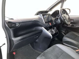 見通しのよいすっきりとした視界で、誰でも運転しやすいです。運転のしやすさは疲れにくさにも繋がりますよ♪