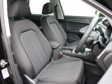 Audi車はどの車種も全てレザーハンドルです。そこにはAudiのこだわりがあり質感の高いレザーでしっかりと手に馴染み、高級感を演出します。