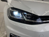 ●LEDヘッドライト● 高い視認性と消費電力の少なさ、長寿命を実現させた世代ヘッドライト。特徴的なアイラインはキャラクターを強く演出します。