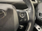 【ステアリングスイッチ】運転中に視線を前に向けたまま画面の操作できます。