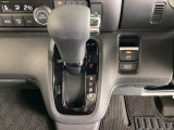 発進時から滑らかに加速する無段階変速のCVTはストップ&ゴーの多い街の中も快適です