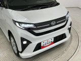 ヘッドライトには目立つくすみも無くクリアに仕上がっております。ポリッシャーでのみがきの工程を取り、ツヤのあるキレイな状態へ。