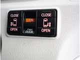 両側パワースライドドア付きだから、狭い駐車スペースなどでの 乗り降りラクラク!小さなお子さまのいるご家庭には嬉しい装備。