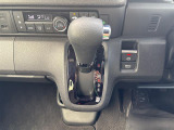 【 シフト 】スムーズなシフトチェンジで快適にお車を操縦していただけます!//